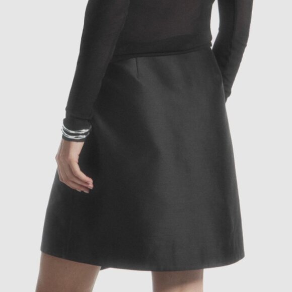 Cos Brooch Detail Wool Blend Mini Skirt in Black - Size 6 - Picture 8 of 8